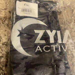 Zyia Active Silver Camo Supreme Hi-Rise 7/8 24” size 6-8